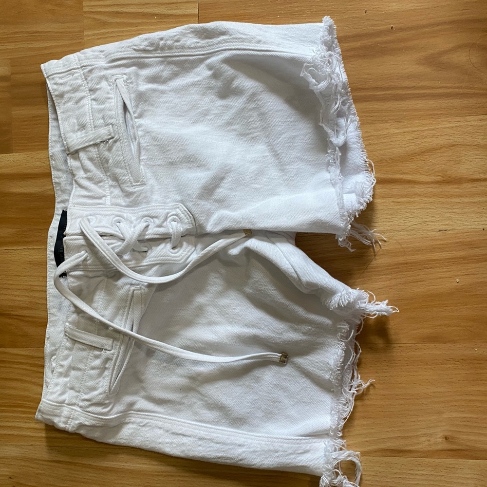 JUICY COUTURE WHITE SHORTS